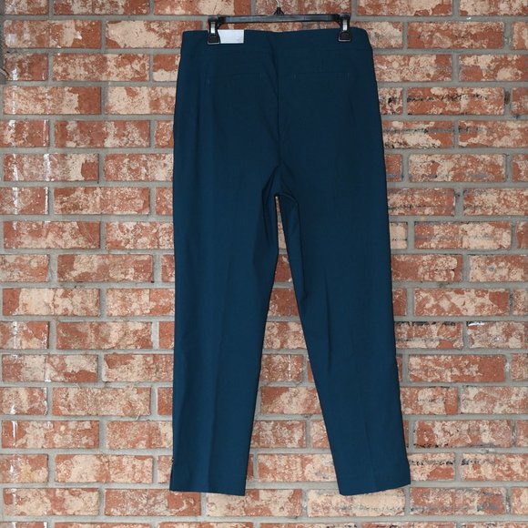 Chico's So Slimming Green Pants NWT - Picture 2 of 4